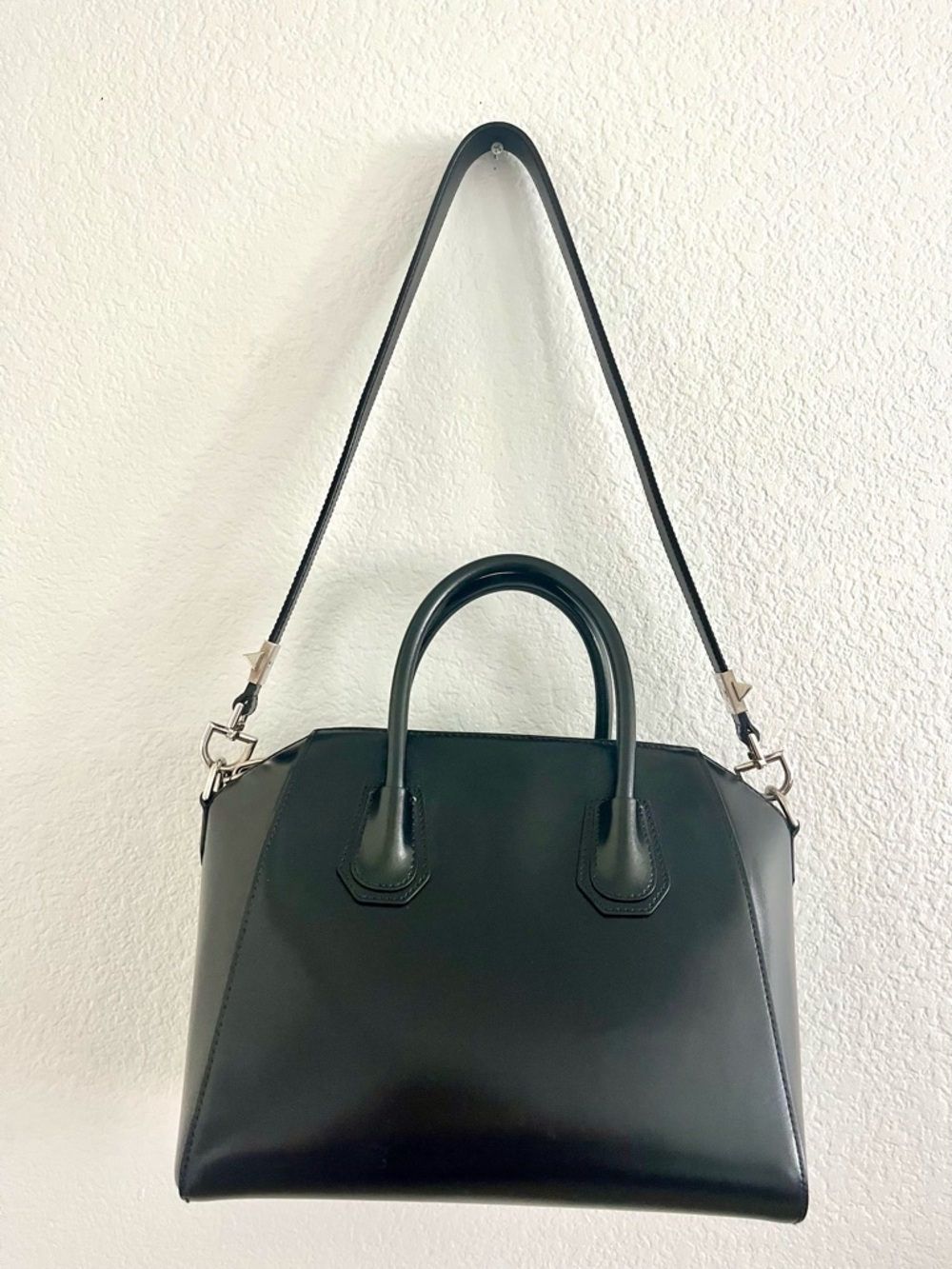🔥Givenchy Medium Antigona Black Leather Bag🔥 - Picture 8 of 13